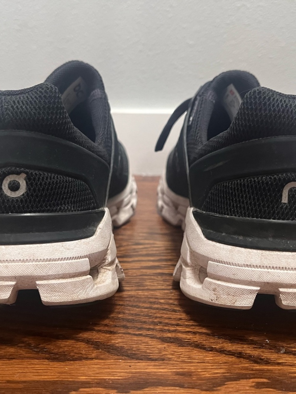 On Cloud Black Running Shoes - Picture 4 of 6